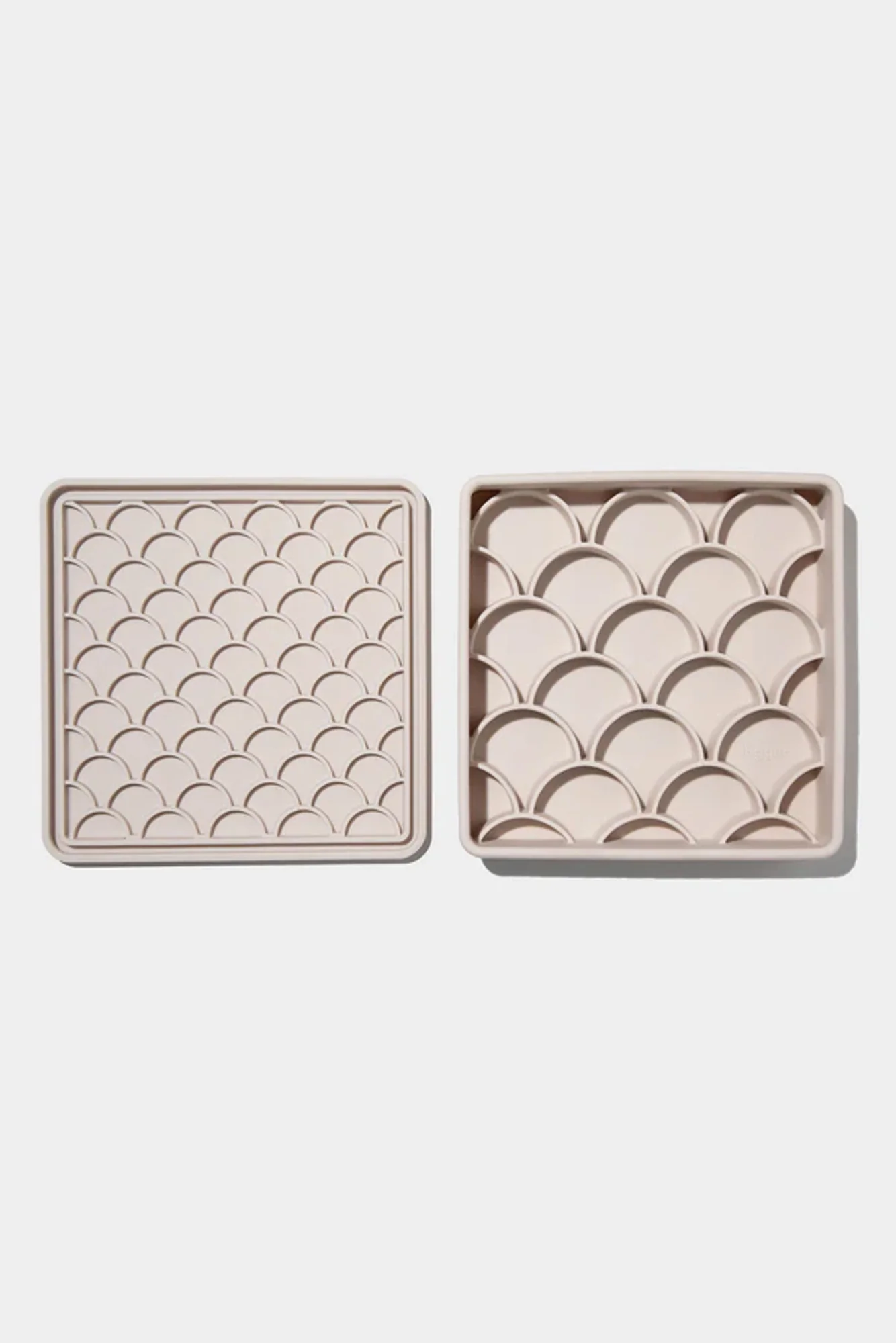 Dogged 3-in-1 Fish Scale Sand Slow Feeder Dog Bowl - Image 2
